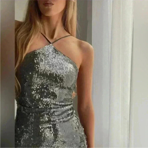 New with tags zara grey sequins mini bodycon dress in size medium - Picture 2 of 11
